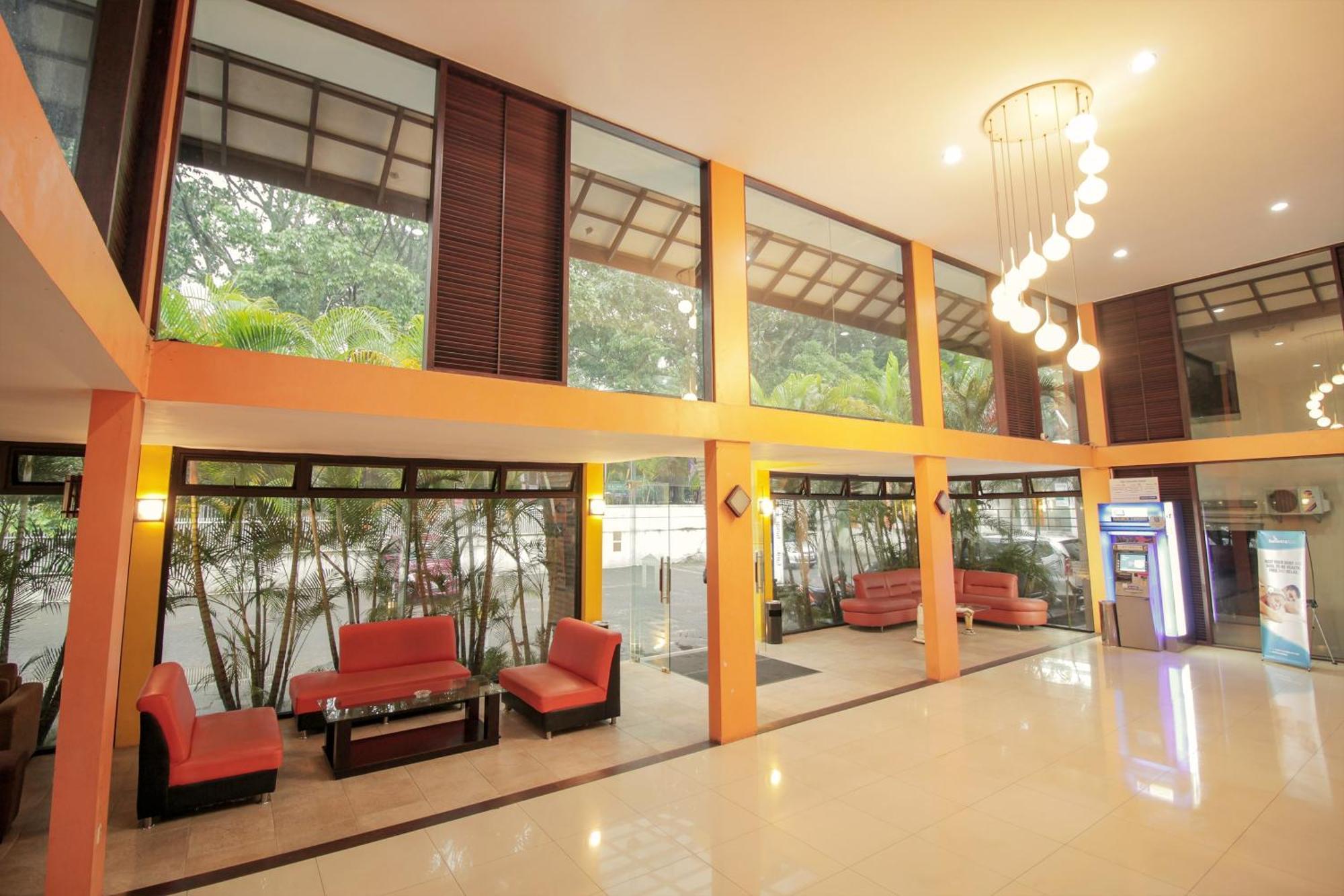 Collection O 295 Grha Ciumbuleuit Guest House Bandung Exterior photo