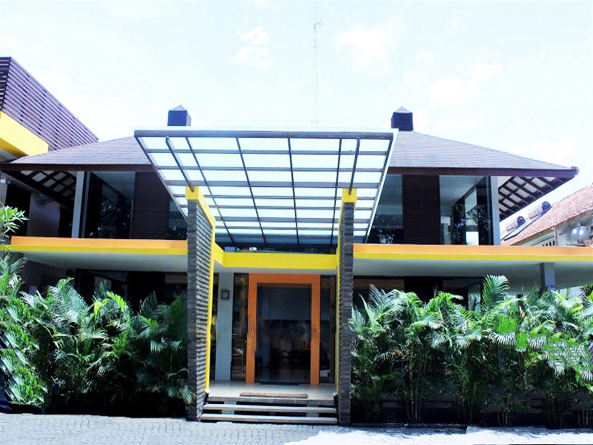 Collection O 295 Grha Ciumbuleuit Guest House Bandung Exterior photo