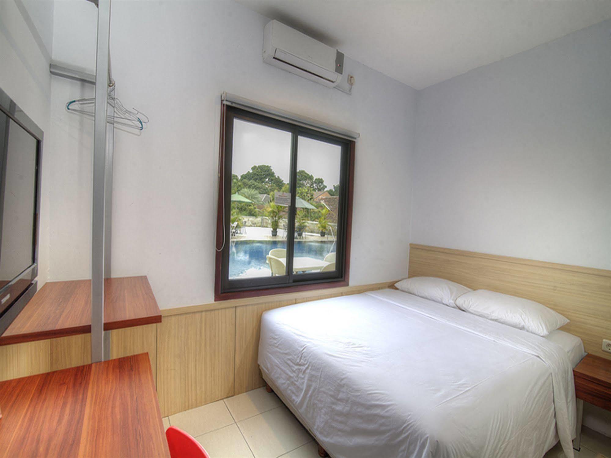Collection O 295 Grha Ciumbuleuit Guest House Bandung Exterior photo